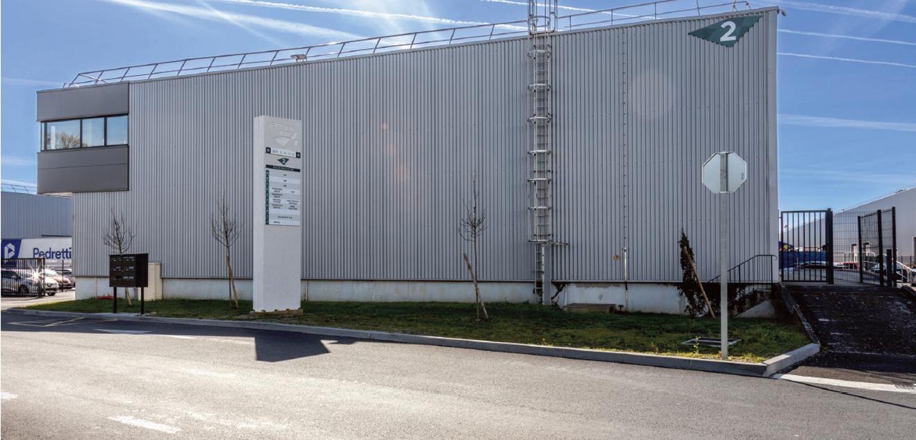 Local d'activité Bruges 2407m² Location local d'activité Bruges Gironde OLACT2421211 1